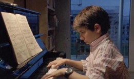 钢琴小神童在线观看,指尖舞动，奏响青春旋律